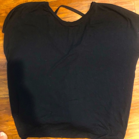 Super soft Express top with back cutout design - Picture 2 of 4